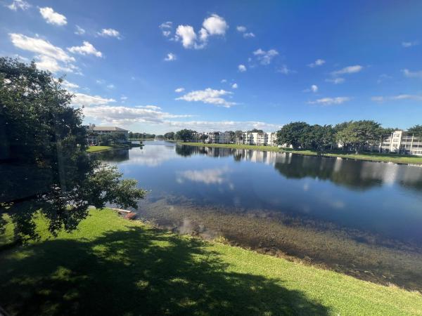 Whitehall Of Pine Island Ridge, 1530 Whitehall Dr #301, Davie, Florida 33324, image 1