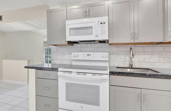 Casa Del Rio, 470 NW 20th St #3050, Boca Raton, Florida 33431, image 2