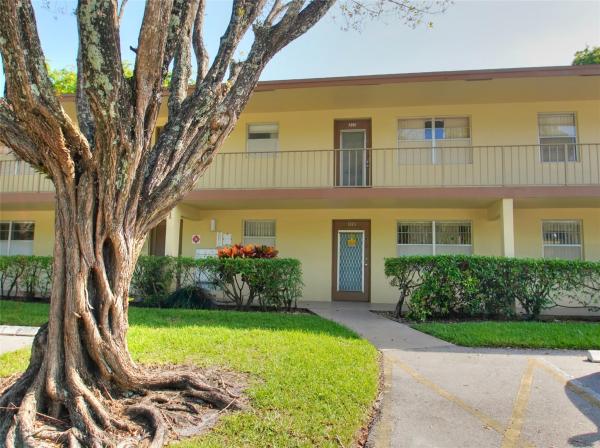 Oriole Gardens 3, 7680 NW 1st St #205, Margate, Florida 33063, image 1
