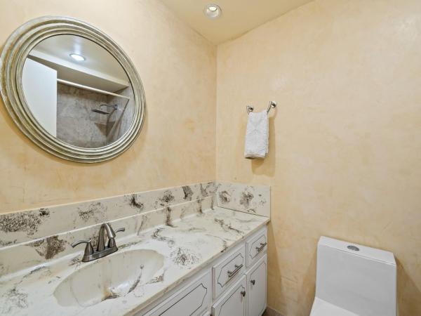Country Club Towers, 2500 NE 48th Ln #807, Fort Lauderdale, Florida 33308, image 2