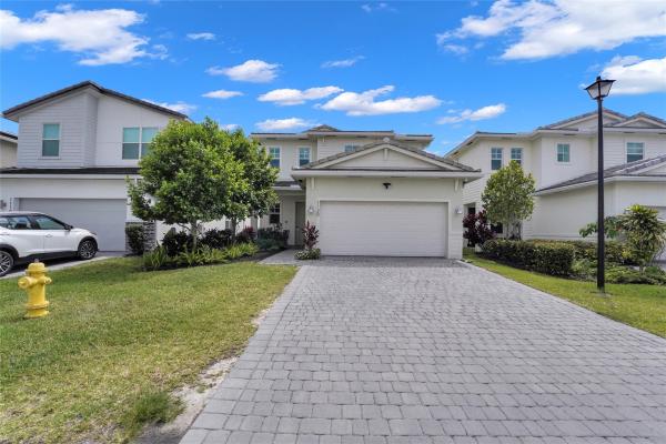 Veleiros At Crystal Lake, 1120 Verde Ct, Pompano Beach, Florida 33064, image 1