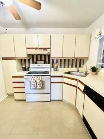 Karanda Village, 3877 Cocoplum Cir #3502, Pompano Beach, Florida 33063, image 1