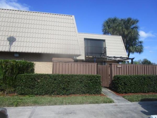 Village Of Sandalwood Lakes South, 6410 64th Way #6410, West Palm Beach, Florida 33409, image 1