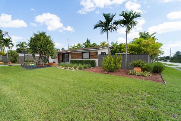Royal Palm Isles, 3800 NW 18th Ave, Oakland Park, Florida 33309, image 1