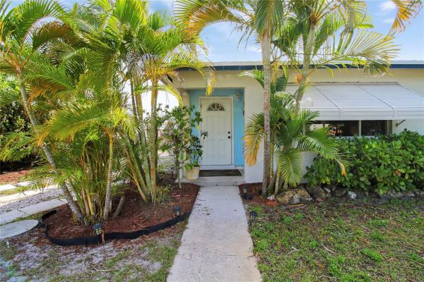 Whispering Palms, 1226 S H St, Lake Worth Beach, Florida 33460, image 1