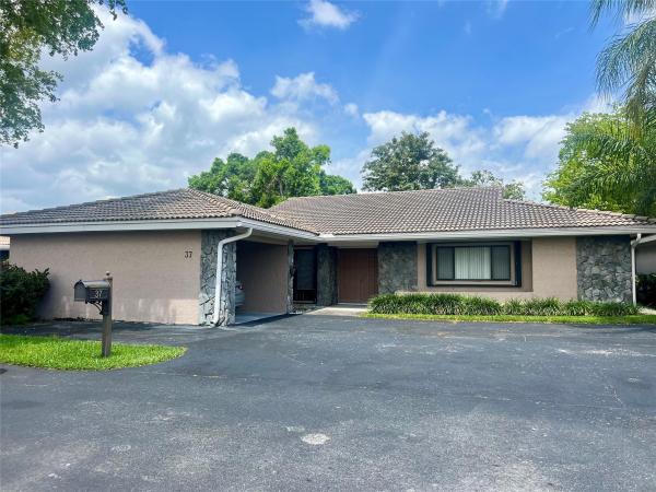 Villa Residences Of Emerald Hills, 3650 N 36th Ave #37, Hollywood, Florida 33021, image 1