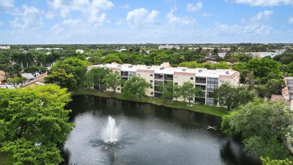1734 Hammock Blvd #302, Pompano Beach, Florida 33063, image 1