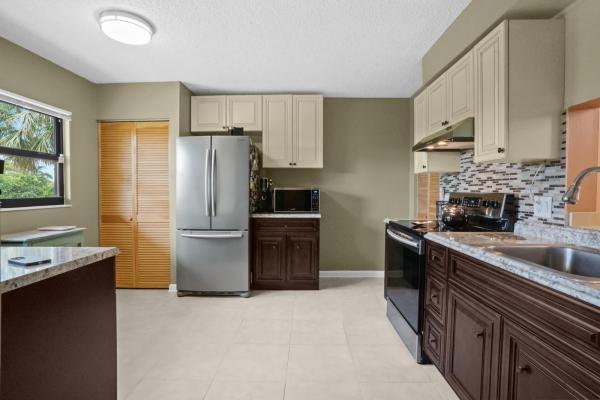 Hammocks Lake Forest, 1734 Hammock Blvd #302, Coconut Creek, Florida 33063, image 1