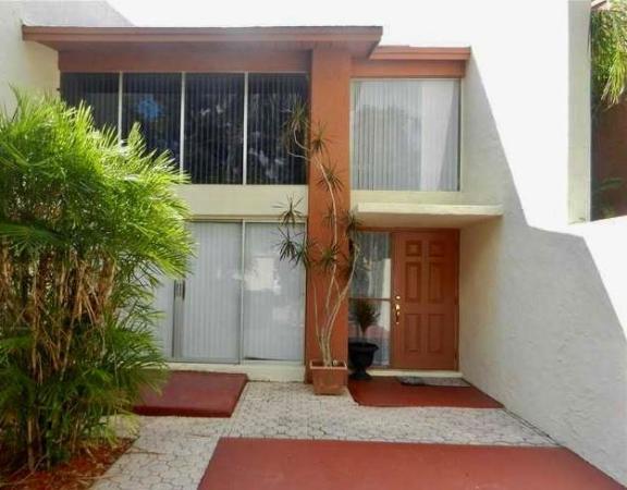 Sunset Park Lake Villas, 7631 SW 105th Ave #7631, Kendall, Florida 33173, image 1