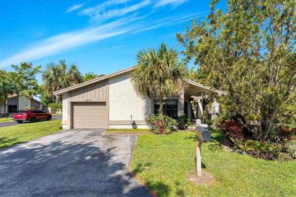 Arbor Wood Villas, 8979 Old Pine Way, Boca Raton, Florida 33433, image 1