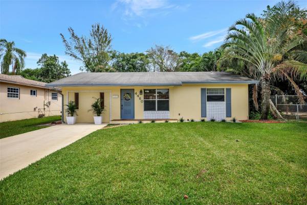 Marshalls Everglade, 4460 SW 24th Ave, Dania Beach, Florida 33312, image 1