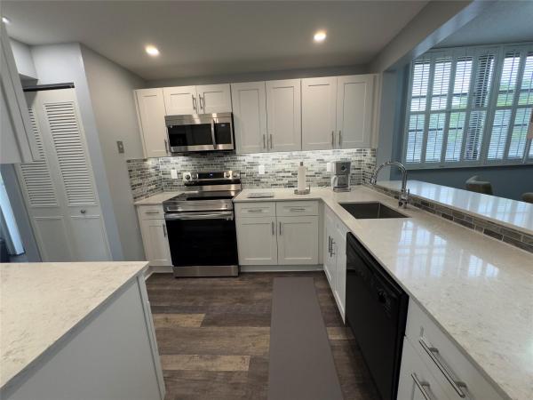 Isles Of Inverrary, 6575 W Oakland Park Blvd #201, Lauderhill, Florida 33313, image 2