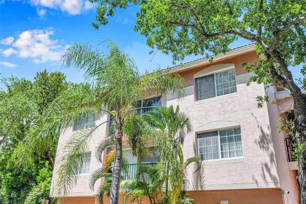 Village East, 2119 SE 10th Ave #907, Fort Lauderdale, Florida 33316, image 1
