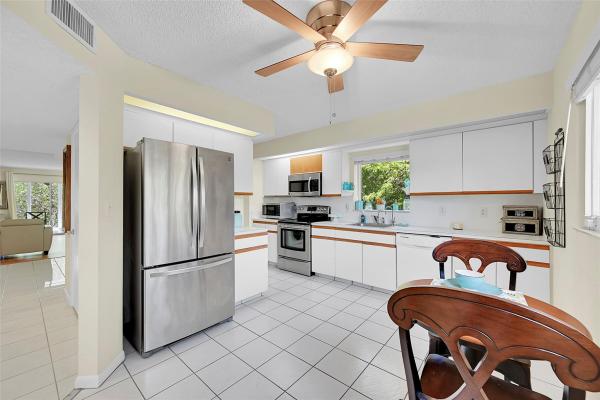 Eleuthera Village, 1801 Eleuthera Pt #K2, Coconut Creek, Florida 33066, image 1