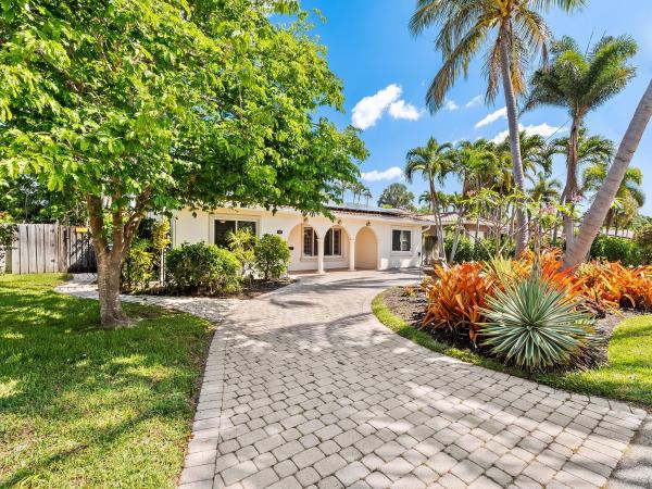 Coral Point, 2101 NE 25th St, Wilton Manors, Florida 33305, image 1