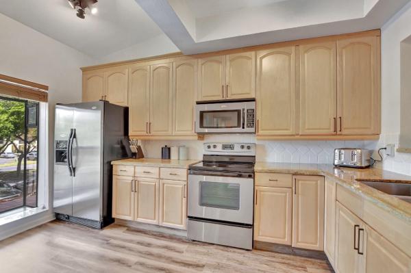 Meadowridge East, 2027 SW 15th St #178, Deerfield Beach, Florida 33442, image 2