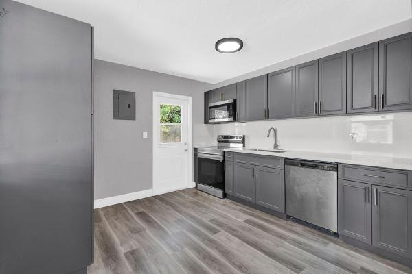 Riviera Beach Heights, 848 W 1st St, Riviera Beach, Florida 33404, image 1