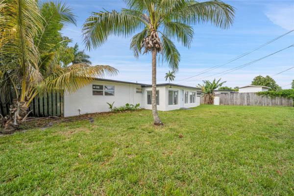 Margate Residential, 6265 Lakeshore Dr, Margate, Florida 33063, image 2