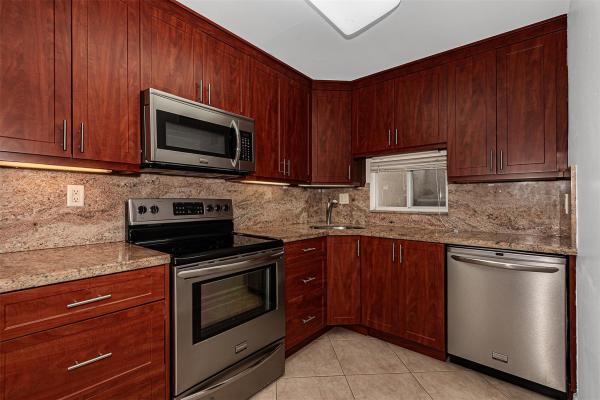 Hollybrook Golf & Tennis Club, 9220 S Hollybrook Lake Dr #110, Pembroke Pines, Florida 33025, image 1