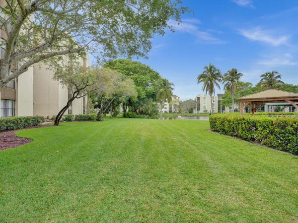Lavers Resort & Racquet Club, 955 Egret Cir #409, Delray Beach, Florida 33444, image 2