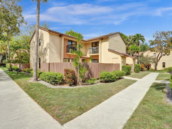 Karanda Village, 3795 Cocoplum Cir #35129, Pompano Beach, Florida 33063, image 1