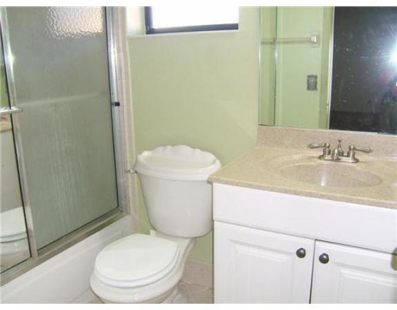 Karanda Village 3, 3683 Cocoplum Cir #3530, Coconut Creek, Florida 33063, image 2