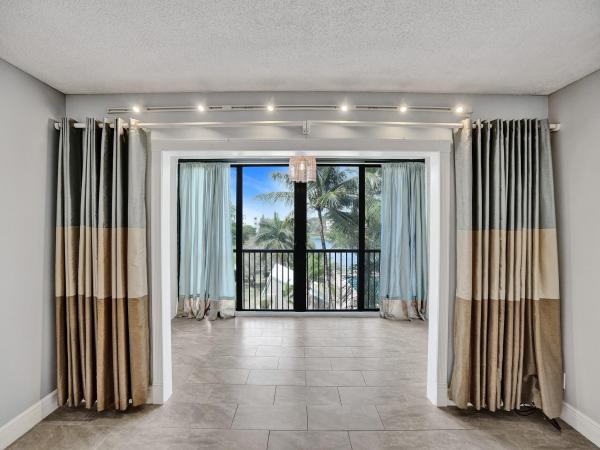 Le Club At Cypress Bend, 2205 S Cypress Bend Dr #402, Pompano Beach, Florida 33069, image 1