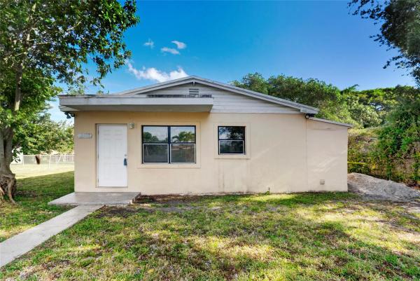 Hyde Park, 3920 SW 27th St, West Park, Florida 33023, image 1