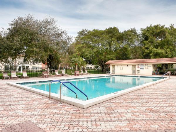 Cayman Village, 1503 Cayman Way #H4, Coconut Creek, Florida 33066, image 1