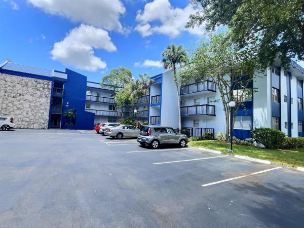 Holiday Springs, 3210 Holiday Springs Blvd #112, Margate, Florida 33063, image 1
