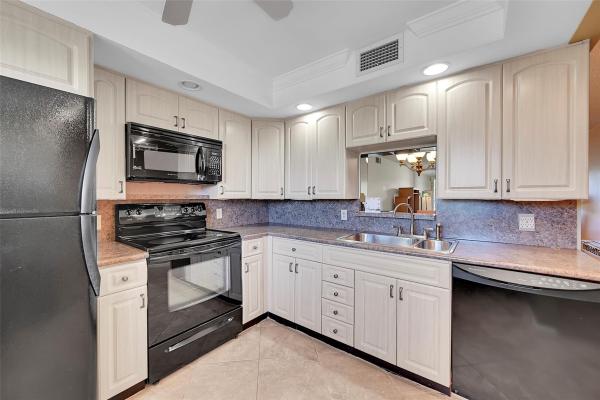Victoria Village, 2902 Victoria Cir #C3, Coconut Creek, Florida 33066, image 1