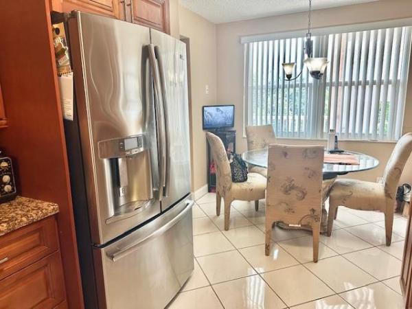 Sunrise Lakes 4, 2601 N Nob Hill Rd #402, Sunrise, Florida 33322, image 1