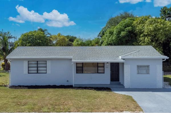 Sunshine Manor, 1632 S 25th Ave, Hollywood, Florida 33020, image 1