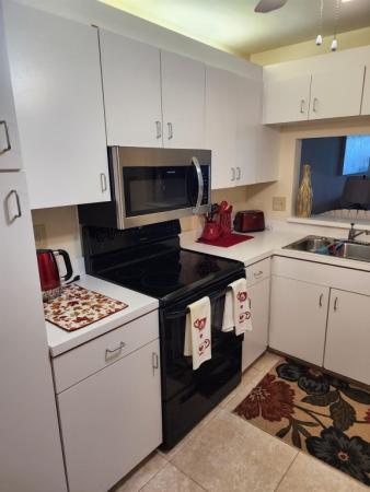 Belfort At Kings Point, 9655 N Belfort Cir #211, Fort Lauderdale, Florida 33321, image 1