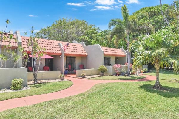 Vizcaya Garden Villas, 119 SE 7th St #119, Deerfield Beach, Florida 33441, image 1