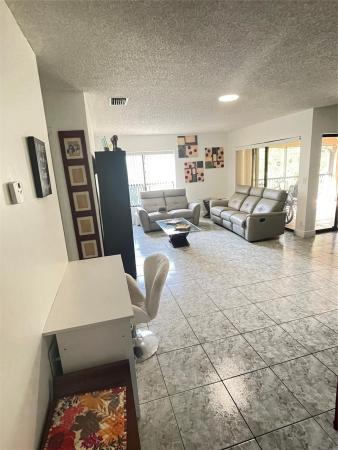Karanda Village 1, 3179 Cocoplum Cir #3384, Coconut Creek, Florida 33063, image 1