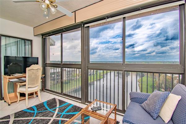 Huntington Lakes 1, 14460 Strathmore Ln #807, Delray Beach, Florida 33446, image 2