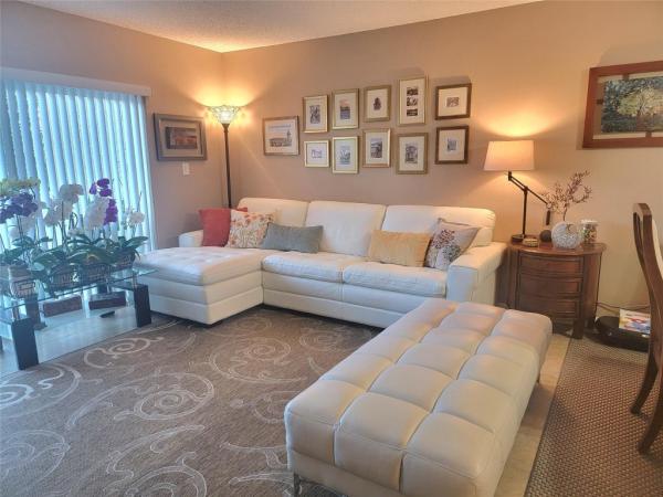 Oakbrook Village, 8280 SW 24th St #7204, North Lauderdale, Florida 33068, image 2