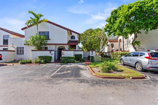 Mediterranea, 323 Ives Dairy Rd #323-09, Ives Estates, Florida 33179, image 1