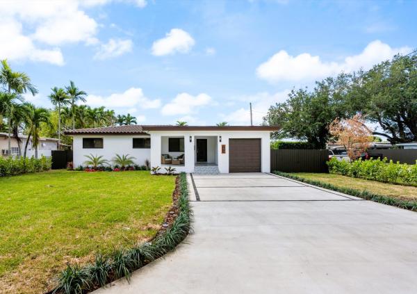 Coral Villas, 6490 SW 26th St, Tamiami, Florida 33155, image 1