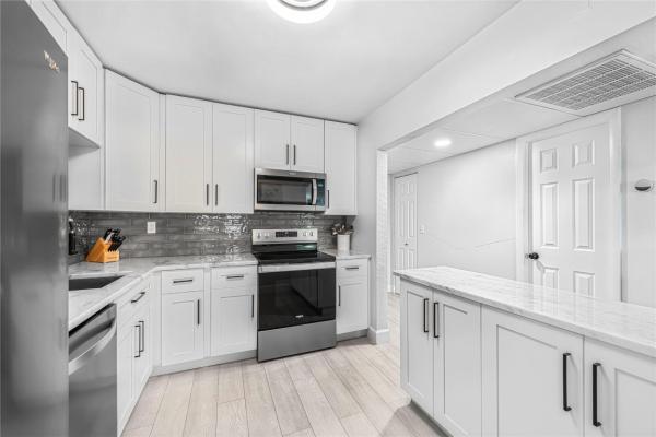 Watergate, 2751 Taft St #201, Hollywood, Florida 33020, image 2