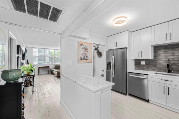 Watergate, 2751 Taft St #201, Hollywood, Florida 33020, image 1