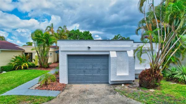 Villas Of Monterey At Indian Spring, 5629 Ainsley Ct, Boynton Beach, Florida 33437, image 1