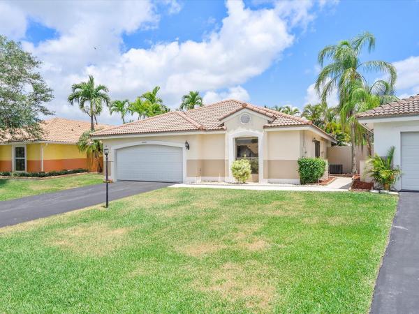 Waterford Patio Homes, 15061 S Waterford Dr, Davie, Florida 33331, image 1