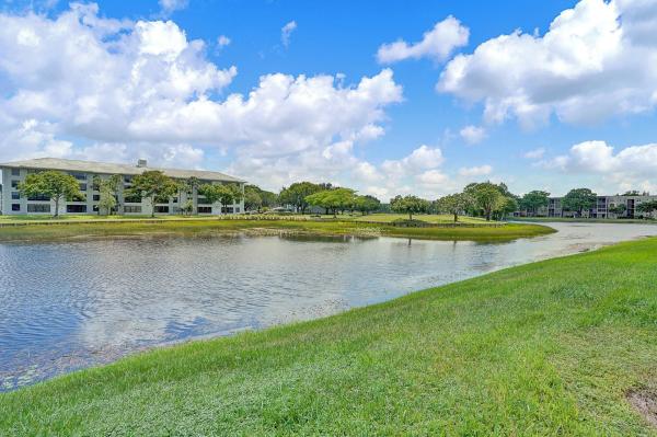 Whitehall Of Pine Island Ridge, 1518 Whitehall Dr #102, Davie, Florida 33324, image 1