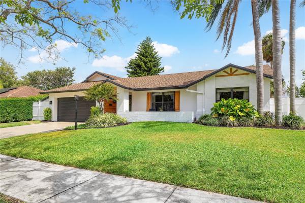 Riverglen East, 4225 NW 7th Pl, Deerfield Beach, Florida 33442, image 1