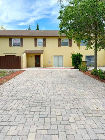 Lake Island, 4343 NW 3rd Ter, Deerfield Beach, Florida 33064, image 1
