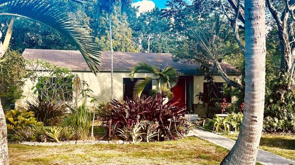 Green Oaks, 1464 NE 133rd Rd, North Miami, Florida 33161, image 1