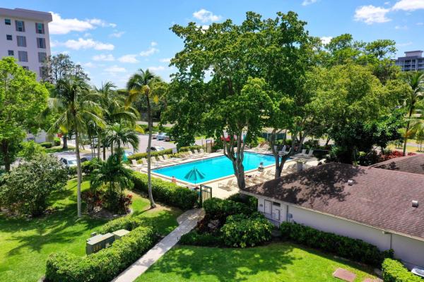 Palm-Aire Country Club 1, 3200 N Palm Aire Dr #210, Pompano Beach, Florida 33069, image 1