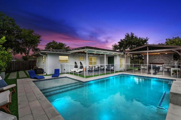 Boulevard Park, 741 SW 71st Ter, Pembroke Pines, Florida 33023, image 1
